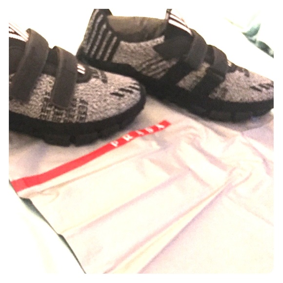 Prada sneaker size 9. Never worn - Picture 1 of 4